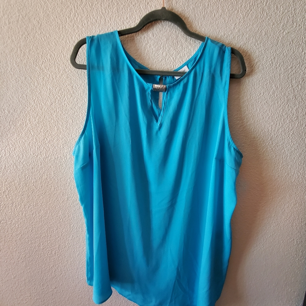 Avenue 22/24 turquoise sleeveless blouse/top